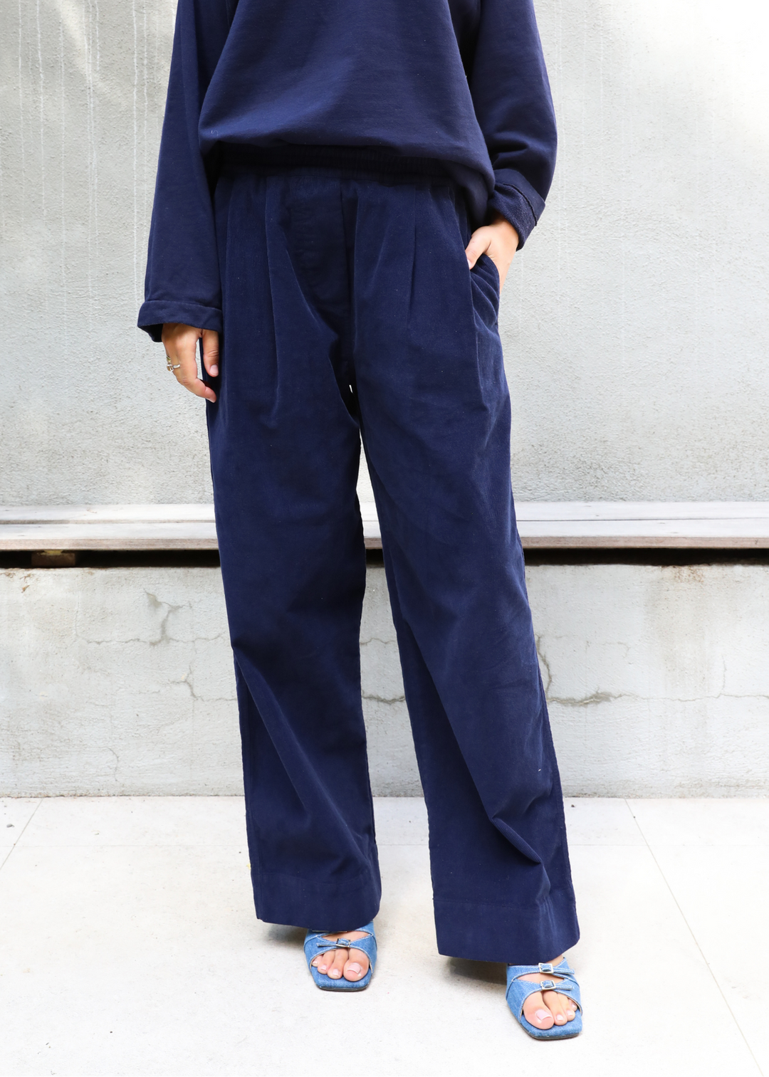 Jamie Velours Navy Pant